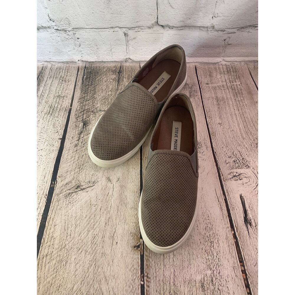 STEVE MADDEN Women’s Zarayy Slip On Sneakers / Size: 6.5